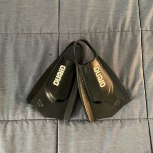 Arena power fins size 8-9